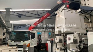 xe cẩu vận chuyển máy móc thiết bị