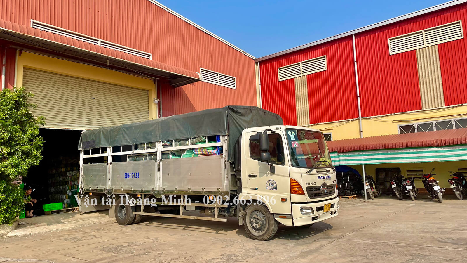 Dịch vụ thuê xe tải Hoà Thành được nhiều khách hàng ủng hộ.jpg