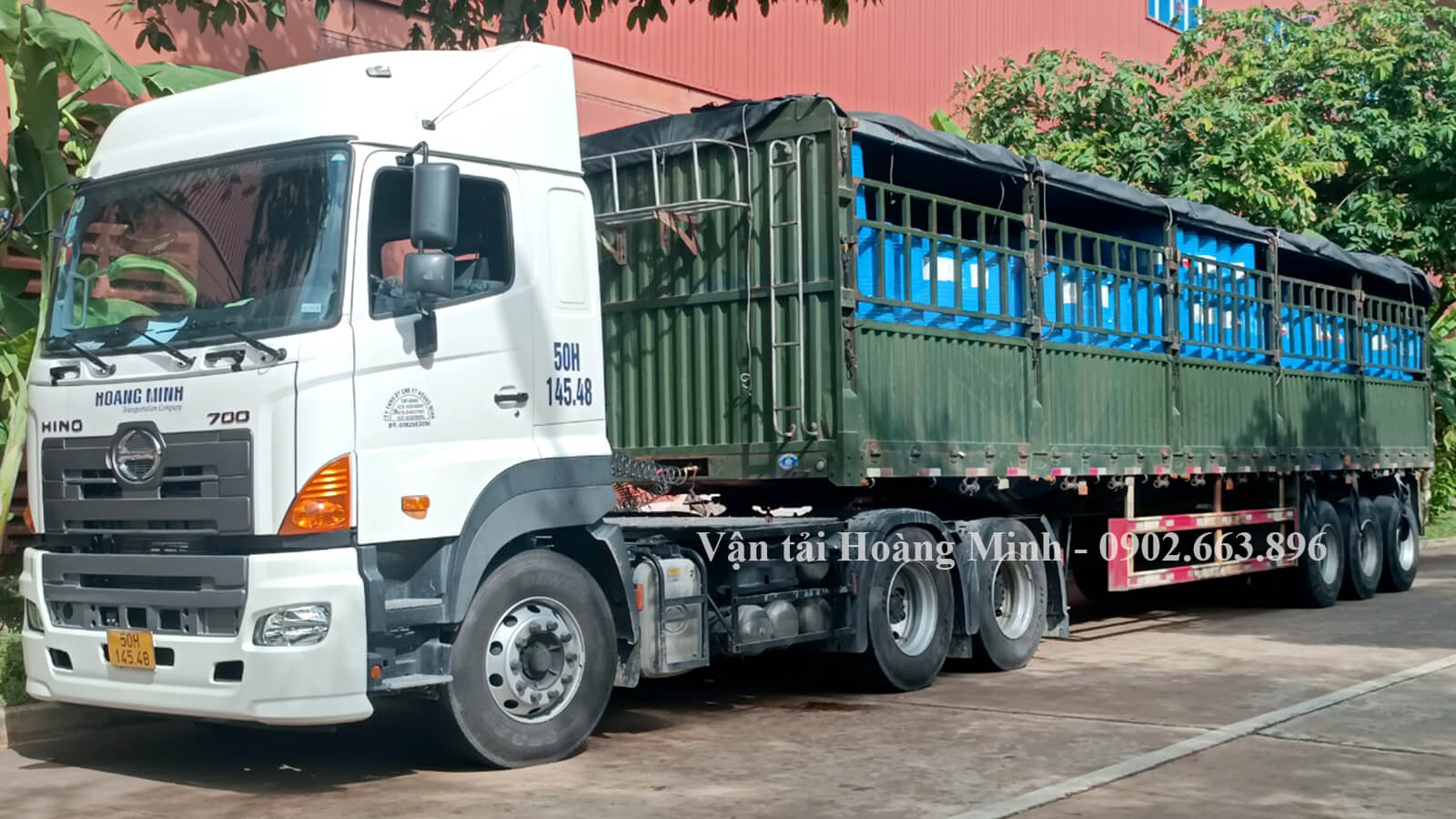 Hình ảnh xe đầu kéo container của Hoàng Minh đang chở dầu nhớt cho khách hàng tại Kiên Giang.jpg
