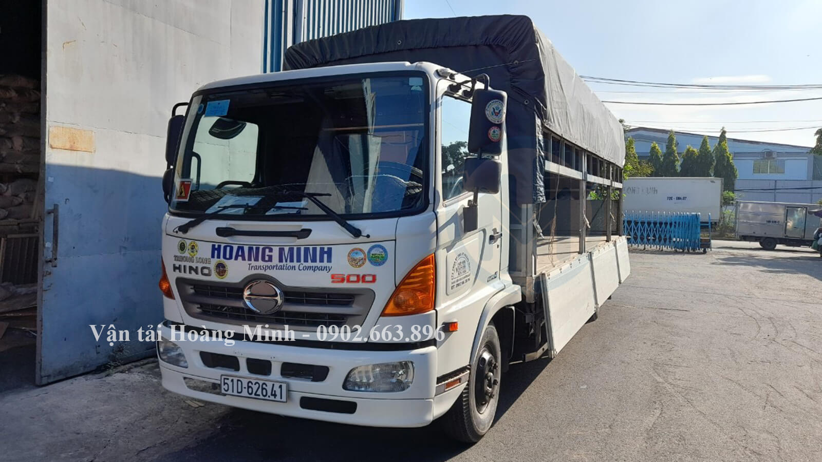 Xe tải Hoàng Minh nhận vận chuyển hàng hoá đi khắp các tỉnh thành.jpg