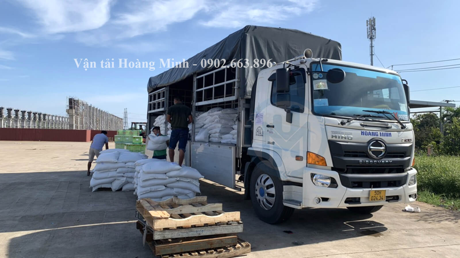 Chở hàng hạt nhựa tại An Giang cho khách hàng đi tỉnh Bình Phước.jpg