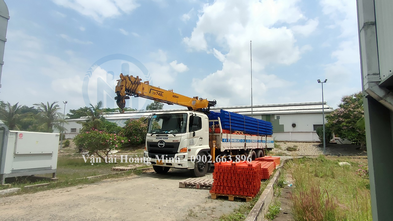 Cho thuê xe cẩu Tân Bình giá rẻ Cho thuê xe cẩu Tân Bình giá rẻ