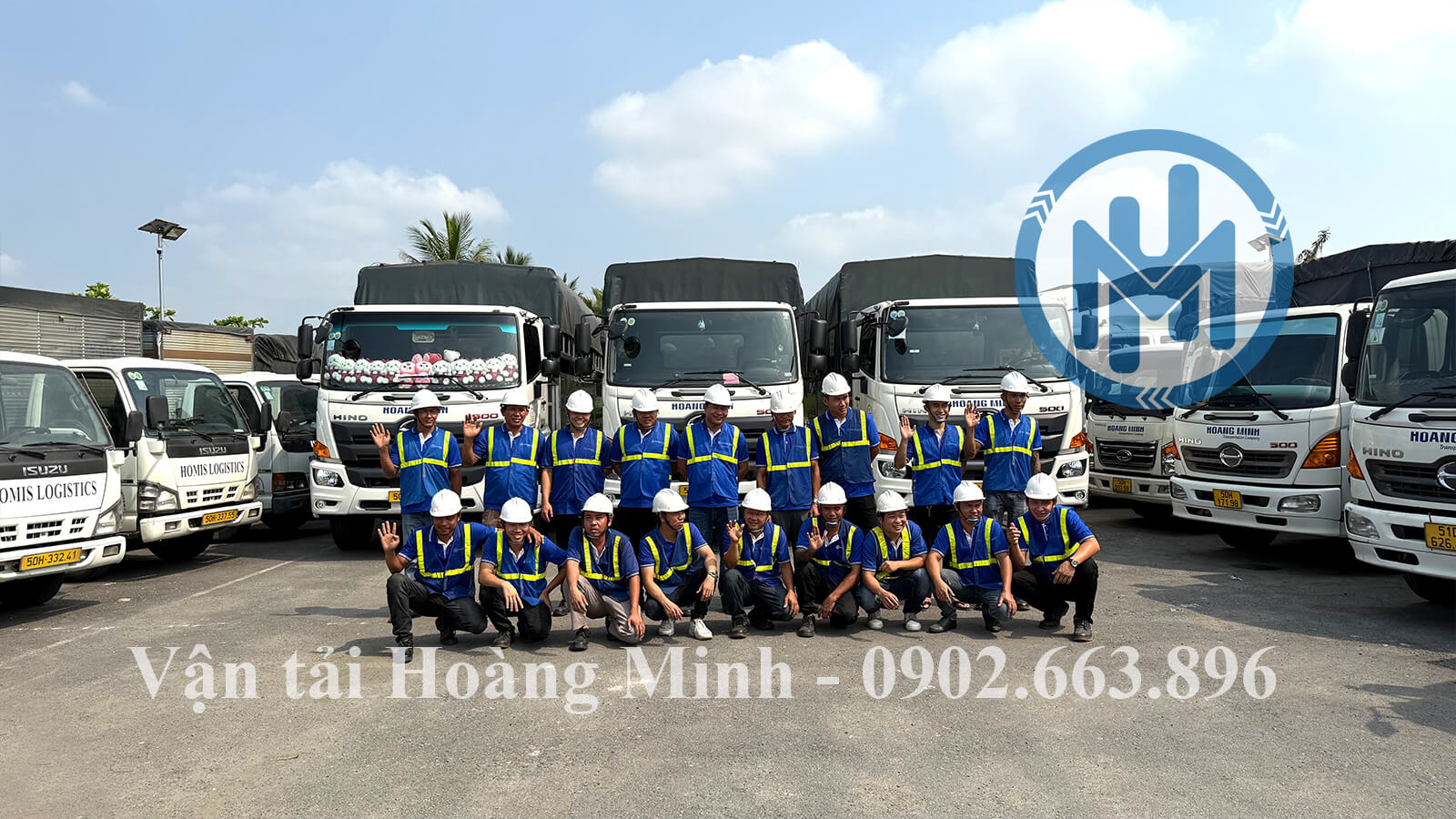 Nhân viên Hoàng Minh hỗ trợ dịch vụ nhiệt tình Nhân viên Hoàng Minh hỗ trợ dịch vụ nhiệt tình