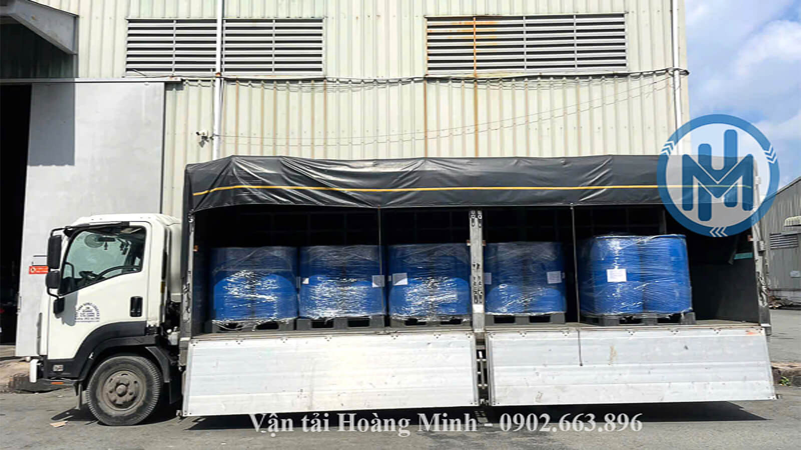 Vận chuyển hàng phuy hóa chất Vận chuyển hàng phuy hóa chất