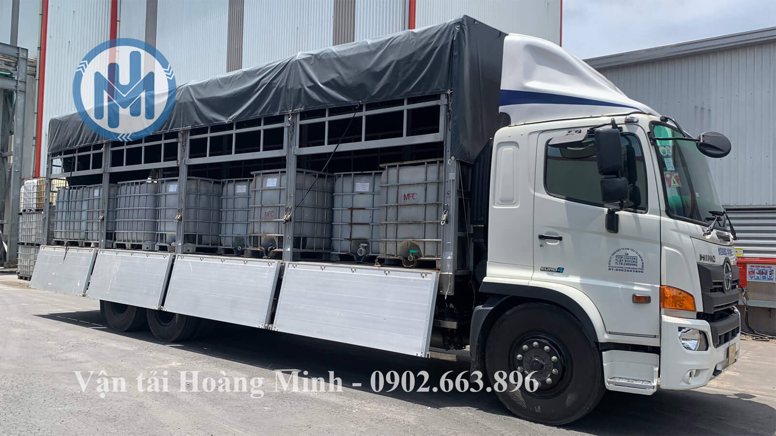 Xe tải 15 tấn tại Hoàng Minh vận chuyển hàng tank hóa chất