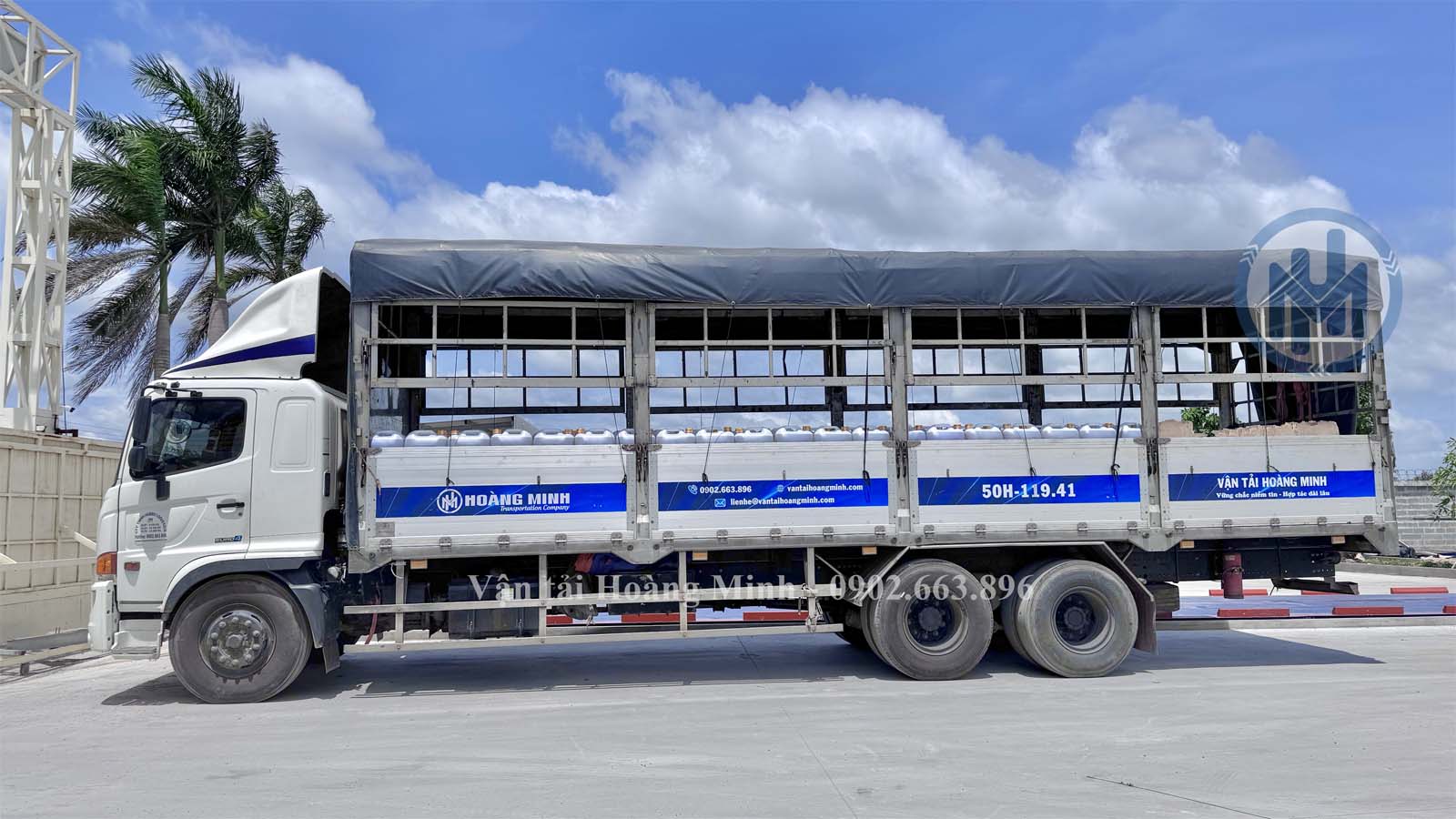 Vận chuyển hàng dầu ăn