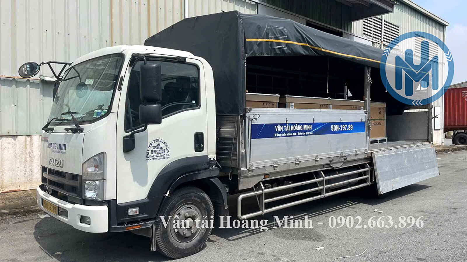 Xe tải chở hàng linh kiện điện tử Xe tải chở hàng linh kiện điện tử