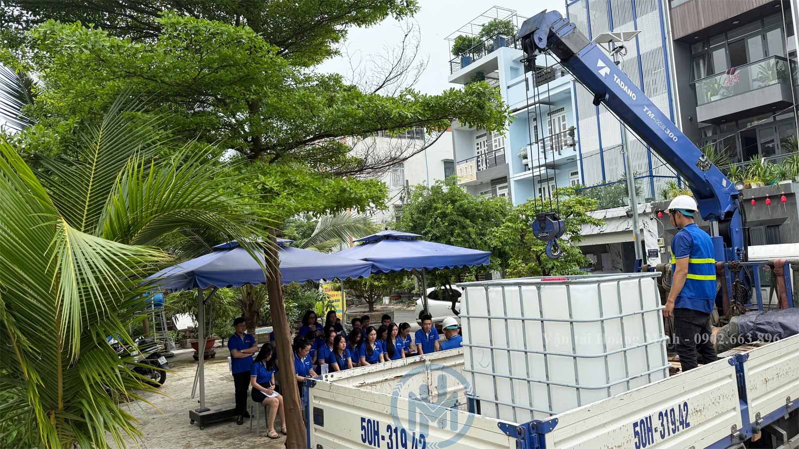 Đội ngũ cũng được phổ biến thêm về các quy tắc an toàn lao động