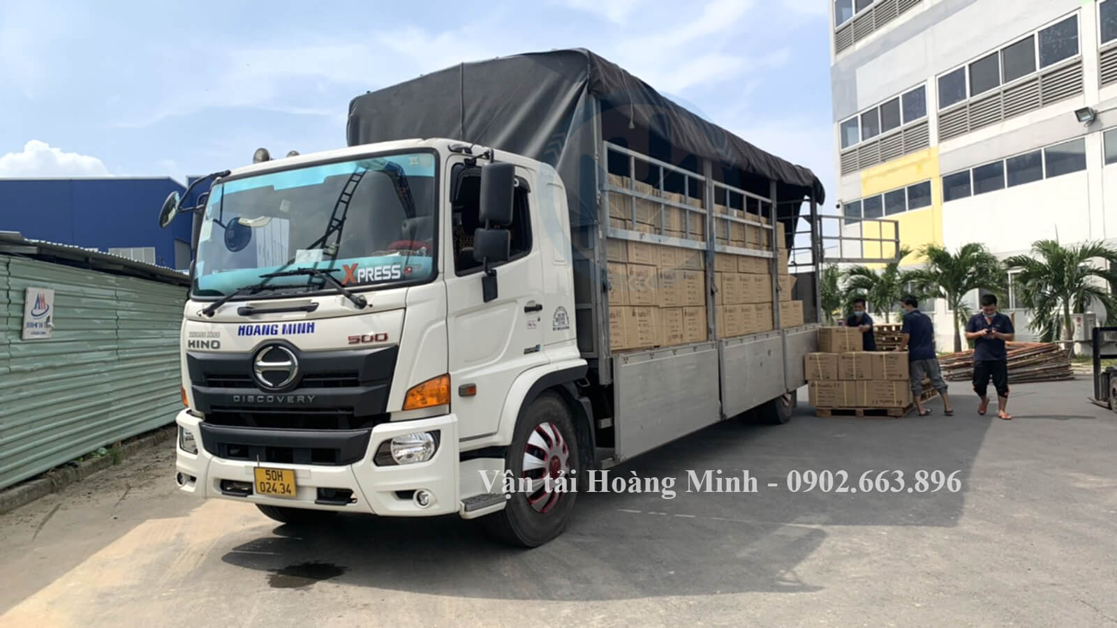 Xe tải 8 tấn chở hàng thực phẩm tiêu dùng Xe tải 8 tấn chở hàng thực phẩm tiêu dùng