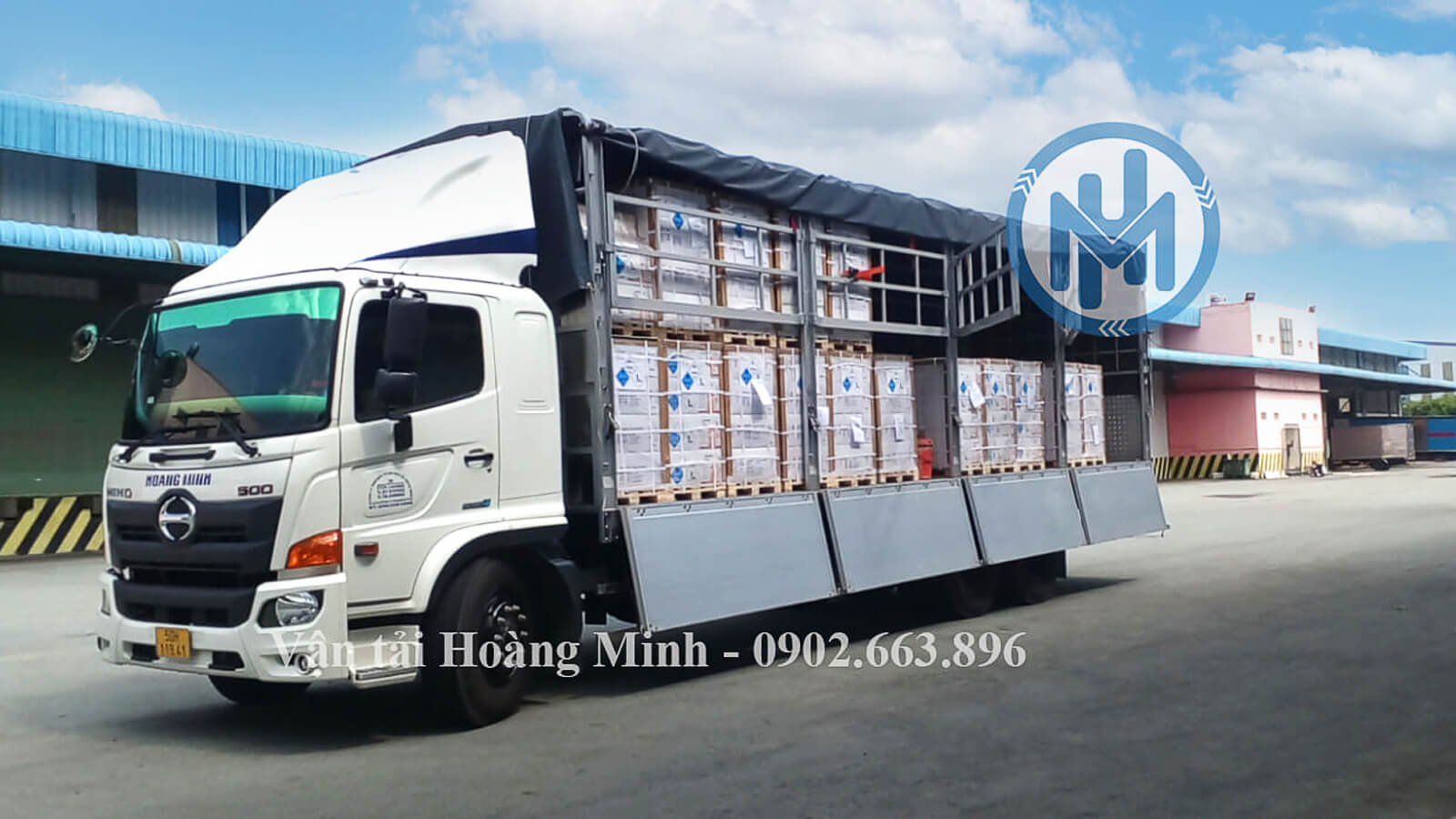 Xe tải chở hàng gia dụng tại khu công nghiệp Xe tải chở hàng gia dụng tại khu công nghiệp