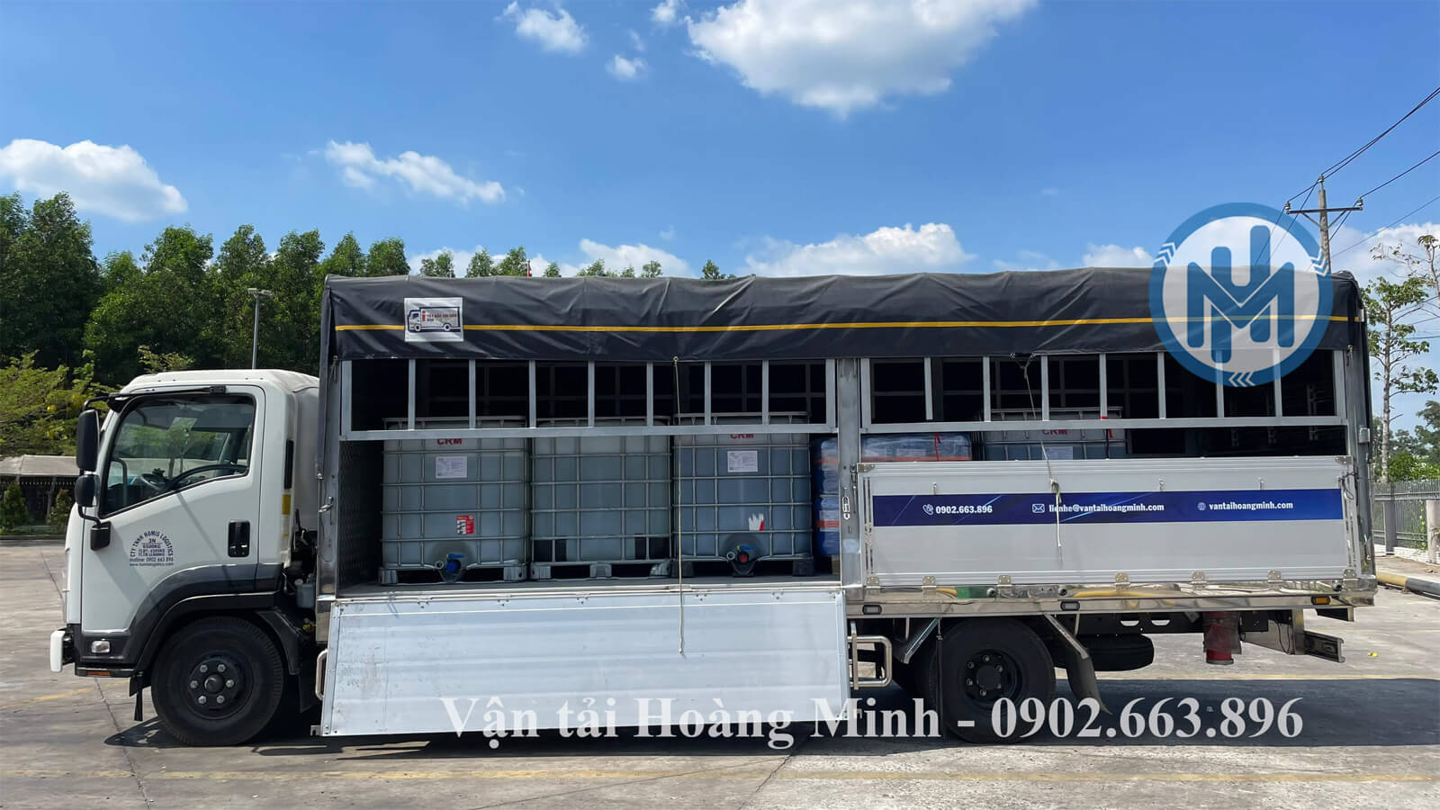 Xe tải vận chuyển hàng tank hóa chất Xe tải vận chuyển hàng tank hóa chất