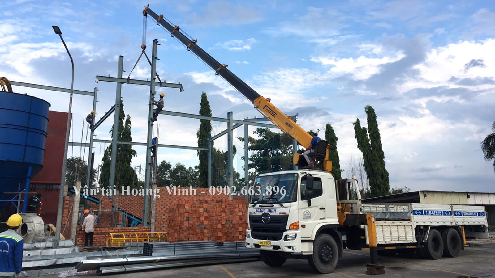 Dịch vụ cẩu lắp đặt nhà tiền chế