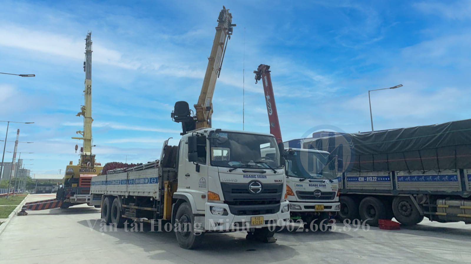 Hình ảnh xe cẩu tại công trình Bình Dương