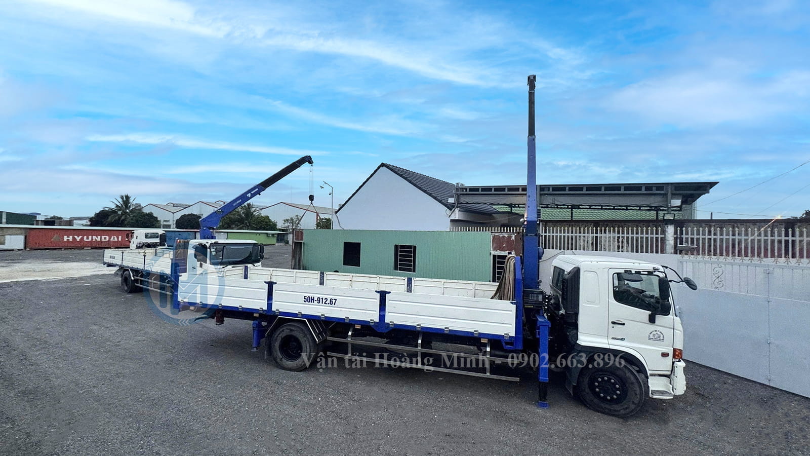 Dịch vụ cho thuê xe cẩu Mộc Hoá vận chuyển container cho khách hàng