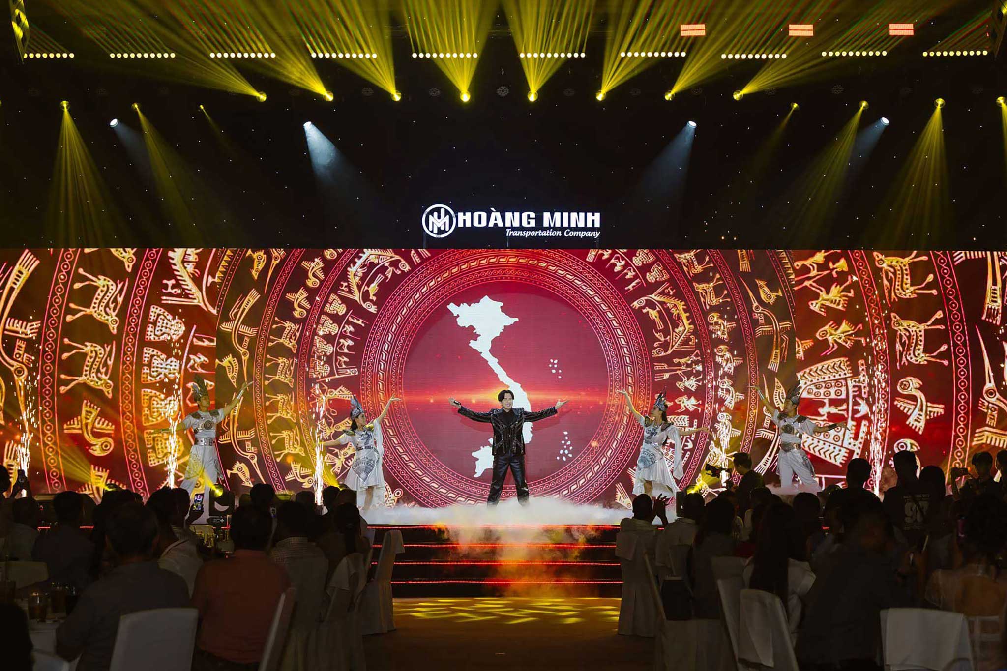 khong-khi-le-ky-niem-10-nam-thanh-lap-van-tai-hoang-minh Không-khí-Lễ-kỷ-niệm-10-năm-thành-lập-Vận-tải-Hoàng-Minh