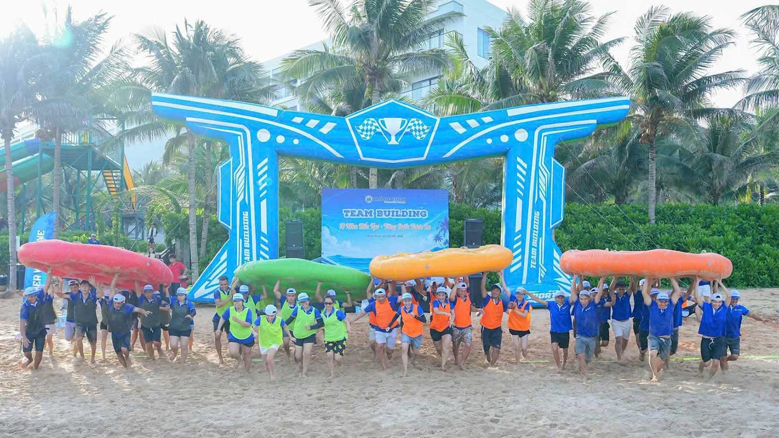 nhan-vien-hoang-minh-tham-gia-hoat-dong-team-building-ngoai-troi Những khoảnh khắc đáng nhớ của tập thể Hoàng Minh