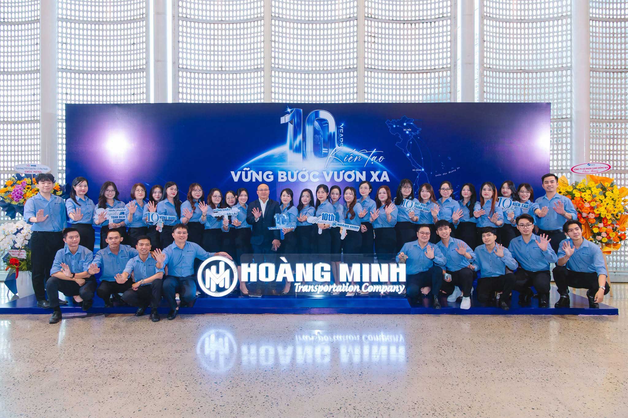 tap-the-van-tai-hoang-minh-tai-su-kien-ky-niem-10-nam Tập thể Vận tải Hoàng Minh tại sự kiện kỷ niệm 10 năm