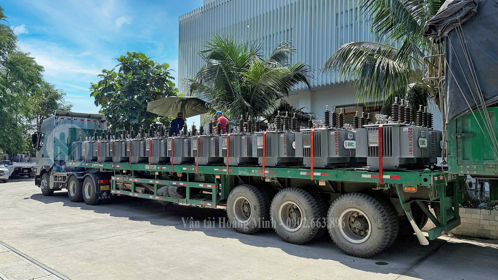 xe-dau-keo-cho-hang-cuon-thep-an-toan-dung-tien-do Xe đầu kéo chở hàng cuộn thép an toàn, đúng tiến độ