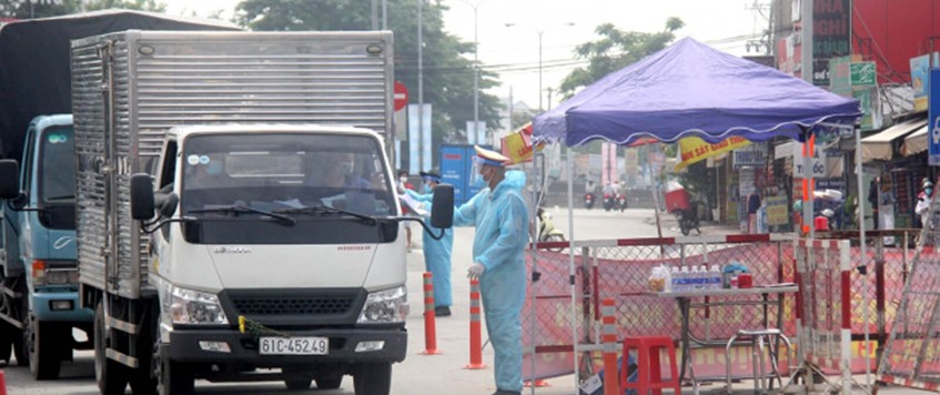 Không kiểm tra giấy xét nghiệm COVID-19 đối với lái xe vận chuyển hàng hóa trong nội vùng 19 tỉnh