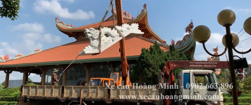 vận chuyển hàng hoá công trình bằng xe cẩu