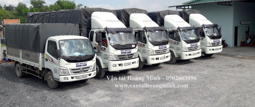 Xe tải chở hàng khu công nghiệp Tân Phú Trung