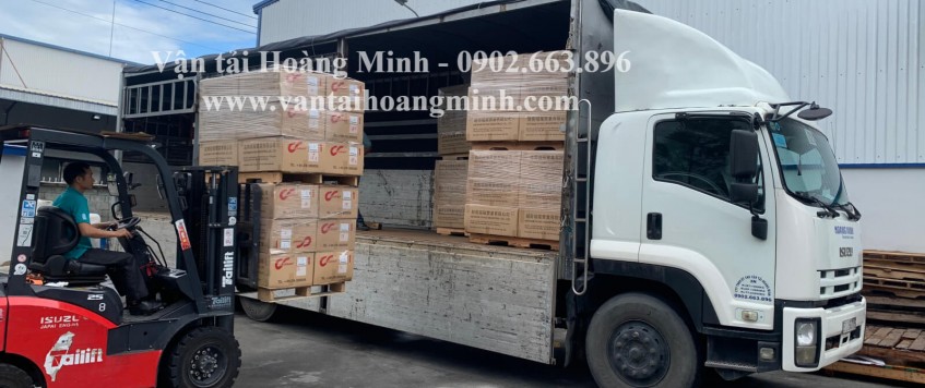 xe tải chuyển hàng